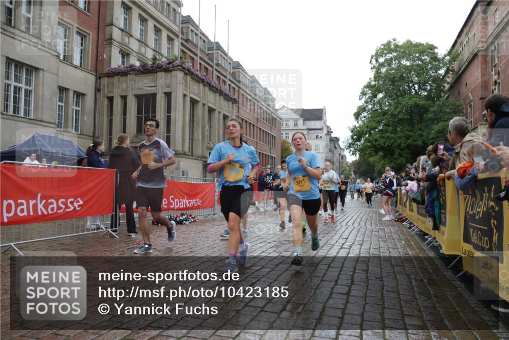 13.09.2026 - Kiel Lauf Yannick Fuchs http://msf.ph/oto/10423185 13.09.2026 10:58:22 Ziel 91, 819, 1253, 1404, 1858, 1910, 1978, 2309, 2752, 3222, 3326, 3559, 3671, 3833, 3842, 4160, 4212, 5172, 5314, 5605, 5668, 6982, 7256, 7315, 7340, 7482, 7856, 7949, 9309, 9458, 9476, 9809, 9827, 9937, 10364, 10503, 10805, 11023, 11460, 11759, 12123, 12199, 12345, 12456, 12701, 12821, 352, 353, 721, 833, 905, 987, 1220, 1351, 1517, 1567, 1778, 2234, 3111, 3325, 3326, 3661, 4250, 4340, 4497, 4592, 4754, 4765, 5154, 5163, 5232, 5540, 5958, 6345, 6353, 6425, 6805, 6982 meine-sportfotos.de