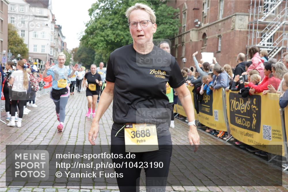 13.09.2026 - Kiel Lauf Yannick Fuchs http://msf.ph/oto/10423190 13.09.2026 09:44:22 Ziel 537, 793, 801, 1053, 1849, 2031, 2437, 2868, 3688, 4098, 4573, 6892, 7121, 7744, 12318, 12437, 654, 4092, 4283, 4522, 5026, 5171, 5857, 6550, 7510, 7753, 7948, 8300, 9814, 10641, 10931, 11653, 11655, 12098, 12373, 12376, 912, 958, 1866, 2045, 2212, 2787, 3198, 3209, 4316, 4693, 6895, 7356, 7430, 12161, 12218, 654, 4522, 5857, 5964, 9323, 9934 meine-sportfotos.de