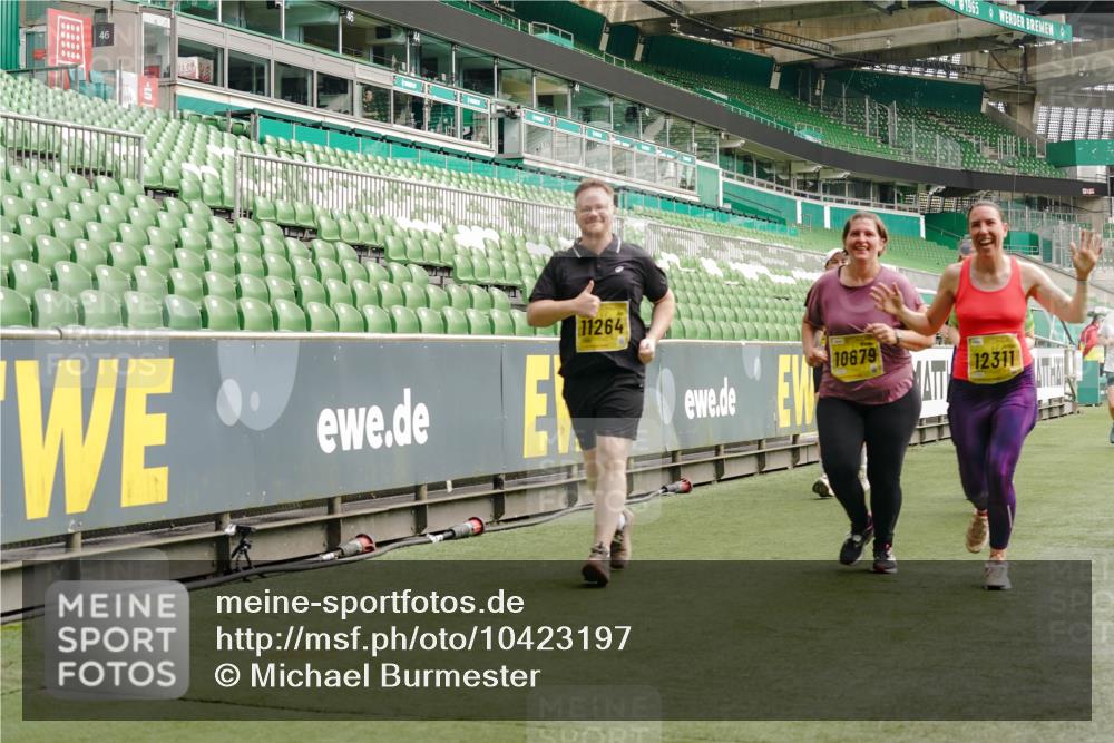 13.09.2026 - 21. swb-Marathon Bremen Michael Burmester http://msf.ph/oto/10423197 13.09.2026 10:46:18 Laufen im Stadion 10137, 10161, 10194, 10202, 10242, 10344, 10430, 10472, 10524, 10535, 10568, 10600, 10651, 10895, 10933, 10970, 10979, 11050, 11081, 11181, 11200, 11244, 11296, 11309, 11367, 11457, 11495, 11529, 11530, 11546, 11573, 11574, 11579, 11639, 11675, 11709, 11760, 11808, 11821, 11932, 12057, 12089, 12151, 12153, 12177, 12178, 12211, 12224, 12226, 12285, 12316, 12317, 12374, 12422, 12462, 12539, 10002, 10004, 10005, 10148, 10271, 10303, 10330, 10361, 10362 meine-sportfotos.de