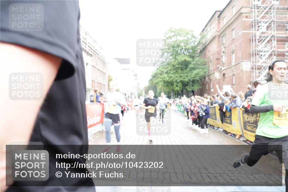 13.09.2026 - Kiel Lauf Yannick Fuchs http://msf.ph/oto/10423202 13.09.2026 09:44:23 Ziel 537, 793, 801, 958, 1053, 1849, 2031, 2437, 2868, 3688, 4098, 4573, 6892, 7121, 7430, 7744, 12318, 12437, 654, 4092, 4283, 4522, 5026, 5171, 5857, 6550, 7510, 7753, 7948, 8300, 9814, 10641, 10931, 11653, 11655, 12098, 12373, 12376, 912, 1866, 2045, 2212, 2787, 3198, 3209, 4316, 4693, 6895, 7356, 12161, 12218, 654, 4522, 5857, 5964, 7510, 7948 meine-sportfotos.de