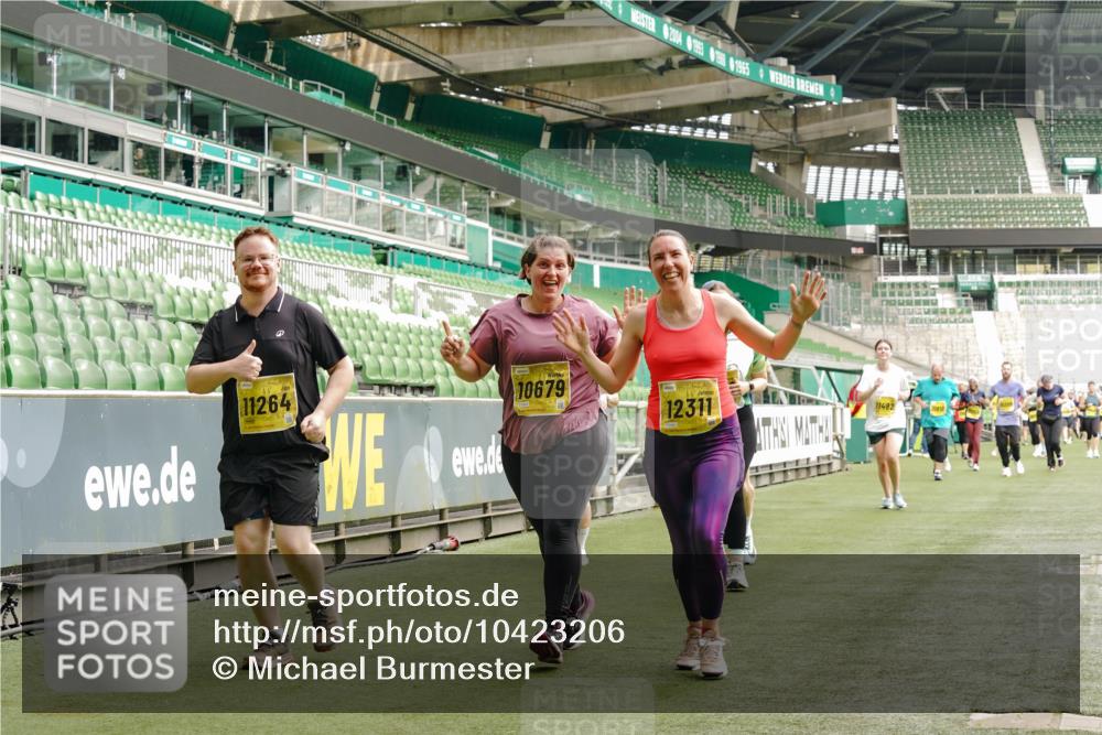 13.09.2026 - 21. swb-Marathon Bremen Michael Burmester http://msf.ph/oto/10423206 13.09.2026 10:46:18 Laufen im Stadion 10137, 10161, 10194, 10202, 10242, 10344, 10430, 10472, 10524, 10535, 10568, 10600, 10651, 10895, 10933, 10970, 10979, 11050, 11081, 11181, 11200, 11244, 11296, 11309, 11367, 11457, 11495, 11529, 11530, 11546, 11573, 11574, 11579, 11639, 11675, 11709, 11760, 11808, 11821, 11932, 12057, 12089, 12151, 12153, 12177, 12178, 12211, 12224, 12226, 12285, 12316, 12317, 12374, 12422, 12462, 12539, 10002, 10004, 10005, 10148, 10271, 10303, 10330, 10361, 10362 meine-sportfotos.de