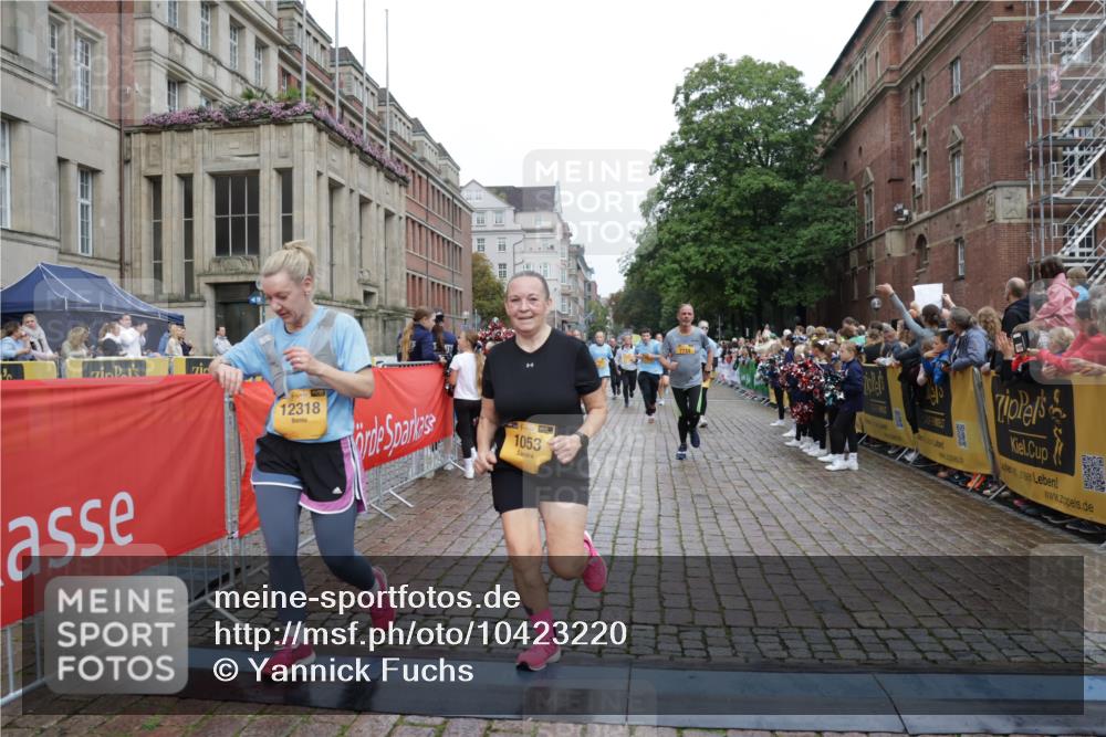 13.09.2026 - Kiel Lauf Yannick Fuchs http://msf.ph/oto/10423220 13.09.2026 09:44:24 Ziel 537, 793, 801, 958, 1053, 1849, 1866, 2031, 2212, 2437, 2868, 3688, 4098, 4573, 6892, 7121, 7430, 7744, 12318, 12437, 793, 4092, 4283, 4522, 5026, 5171, 5857, 6550, 7510, 7753, 7948, 8300, 9814, 10641, 10931, 11653, 11655, 12098, 12373, 12376, 912, 2045, 2787, 3198, 3209, 4316, 4693, 6895, 7356, 9986, 12161, 12218, 654, 4522, 5171, 5857, 5964, 7510, 7948, 10641 meine-sportfotos.de