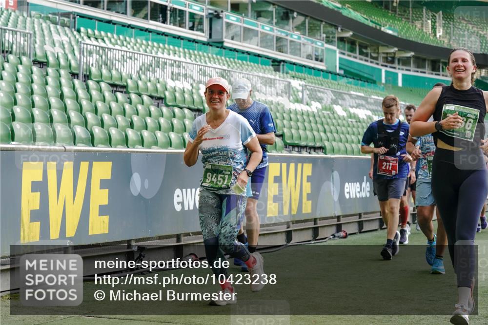13.09.2026 - 21. swb-Marathon Bremen Michael Burmester http://msf.ph/oto/10423238 13.09.2026 13:23:18 Laufen im Stadion 128, 137, 160, 182, 211, 324, 343, 434, 533, 571, 609, 708, 721, 743, 892, 1157, 1178, 1259, 1273, 1331, 1417, 1597, 1598, 1657, 1669, 1691, 1746, 1788, 1883, 2213, 2252, 2286, 2290, 2433, 2445, 2465, 2475, 2495, 2503, 2504, 2526, 2619, 2632, 2660, 2685, 2711, 2768, 2936, 2964, 2968, 3252, 3282, 3288, 3289, 3292, 3347, 3351, 3364, 3395, 3423, 3447, 3505, 3530, 3559, 3682, 3727, 3770, 3784, 3819, 4020, 4054, 4231, 4406, 4407, 4431, 4466, 4467, 4584, 1506 meine-sportfotos.de