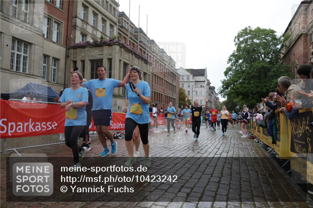 13.09.2026 - Kiel Lauf Yannick Fuchs http://msf.ph/oto/10423242 13.09.2026 10:58:26 Ziel 91, 971, 1404, 1858, 1910, 1978, 2309, 2461, 2752, 3235, 3237, 3559, 3671, 3833, 3842, 4212, 4456, 5605, 5668, 5775, 6906, 7315, 7340, 7367, 7482, 7856, 7949, 9458, 9809, 9827, 9937, 10364, 10503, 10805, 10878, 11023, 11460, 11759, 12123, 12199, 12345, 12821, 352, 353, 721, 819, 833, 905, 987, 1220, 1253, 1351, 1517, 1778, 1910, 2234, 3222, 3325, 3326, 4160, 4250, 4340, 4497, 4592, 4765, 5154, 5163, 5172, 5232, 5314, 5540, 5668, 5958, 6345, 6353, 6425, 6982, 7256 meine-sportfotos.de