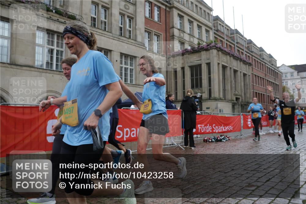 13.09.2026 - Kiel Lauf Yannick Fuchs http://msf.ph/oto/10423258 13.09.2026 10:58:27 Ziel 91, 971, 1404, 1858, 1978, 2309, 2461, 2752, 2965, 3235, 3237, 3559, 3671, 3833, 3842, 4212, 4456, 5605, 5775, 6906, 7315, 7340, 7367, 7482, 7856, 7949, 8752, 9458, 9809, 9827, 9937, 10135, 10364, 10503, 10805, 10878, 11023, 11460, 11759, 12199, 12345, 352, 353, 721, 819, 833, 905, 987, 1220, 1253, 1351, 1778, 1910, 2234, 2309, 3222, 3325, 3326, 4160, 4340, 4497, 4592, 5154, 5163, 5172, 5232, 5314, 5540, 5668, 5958, 6345, 6353, 6425, 6982, 7256, 7340 meine-sportfotos.de