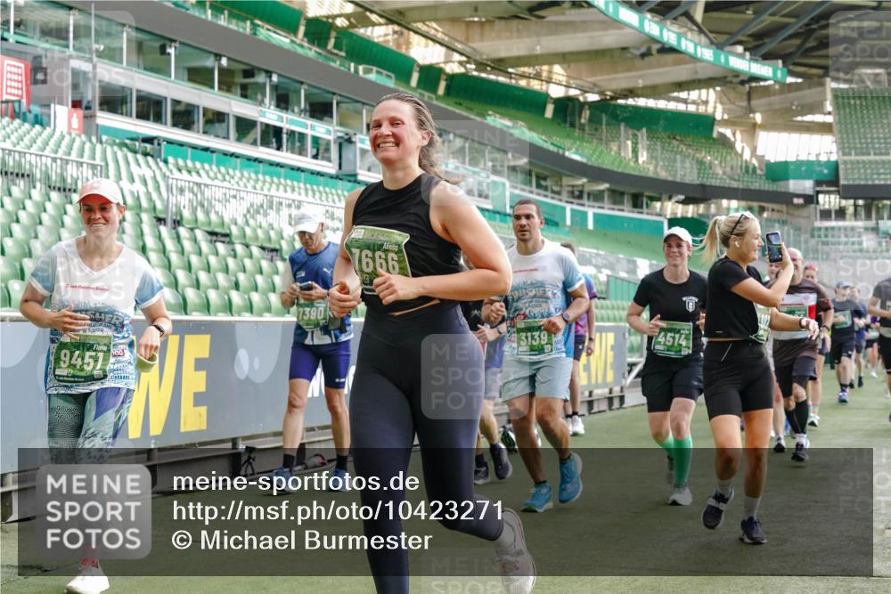 13.09.2026 - 21. swb-Marathon Bremen Michael Burmester http://msf.ph/oto/10423271 13.09.2026 13:23:19 Laufen im Stadion 128, 137, 160, 182, 211, 324, 343, 434, 533, 571, 609, 708, 721, 743, 892, 1157, 1178, 1259, 1273, 1331, 1417, 1597, 1598, 1657, 1669, 1691, 1746, 1788, 1883, 2213, 2252, 2286, 2290, 2433, 2445, 2465, 2475, 2495, 2503, 2504, 2526, 2619, 2632, 2660, 2685, 2711, 2768, 2936, 2964, 2968, 3252, 3282, 3288, 3289, 3292, 3347, 3351, 3364, 3395, 3423, 3447, 3505, 3530, 3559, 3682, 3727, 3770, 3784, 3819, 4020, 4054, 4231, 4406, 4407, 4431, 4466, 4467, 4584, 1506 meine-sportfotos.de