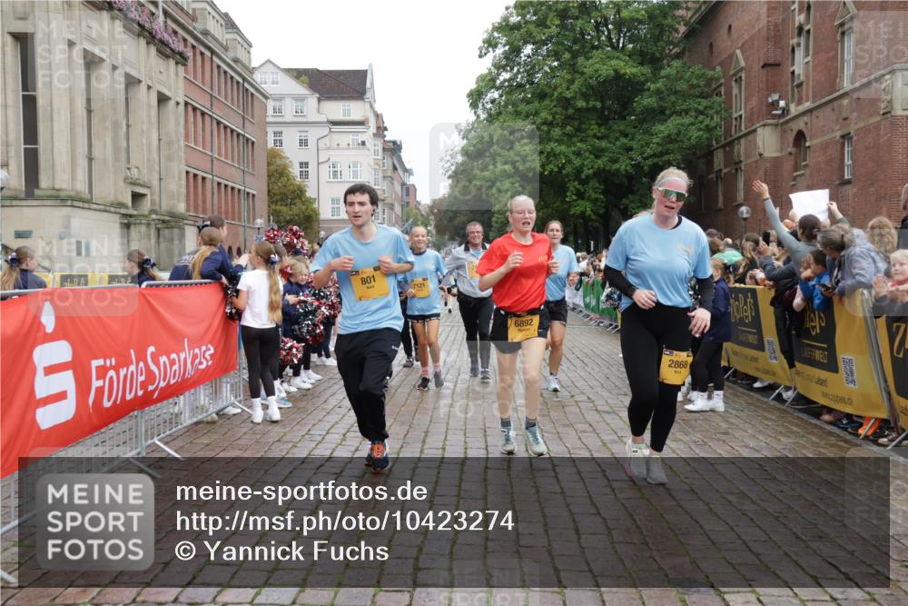 13.09.2026 - Kiel Lauf Yannick Fuchs http://msf.ph/oto/10423274 13.09.2026 09:44:27 Ziel 801, 958, 1053, 1849, 1866, 2045, 2212, 2437, 2868, 3198, 3688, 4098, 4573, 6892, 6895, 7121, 7430, 7744, 12318, 537, 793, 2031, 2437, 4092, 4283, 5026, 5171, 6550, 7753, 8300, 9814, 10641, 10931, 11653, 11655, 12098, 12373, 12376, 12437, 912, 1224, 2787, 3209, 4316, 4693, 7356, 7460, 9986, 11046, 12161, 12218, 654, 4522, 5171, 5857, 7510, 7948, 9814, 10641, 10931, 12376 meine-sportfotos.de