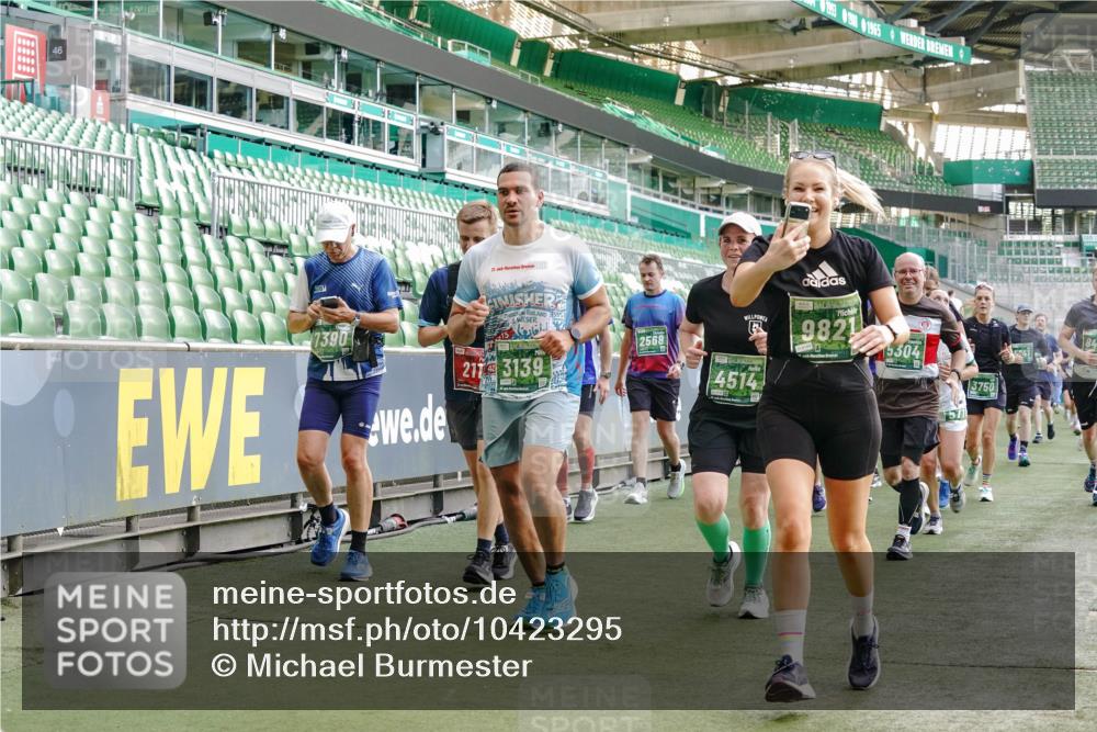 13.09.2026 - 21. swb-Marathon Bremen Michael Burmester http://msf.ph/oto/10423295 13.09.2026 13:23:20 Laufen im Stadion 128, 137, 160, 182, 211, 324, 343, 434, 533, 571, 609, 708, 721, 743, 892, 1157, 1178, 1259, 1273, 1331, 1417, 1597, 1598, 1657, 1669, 1691, 1746, 1788, 1883, 1944, 2213, 2252, 2286, 2290, 2433, 2445, 2465, 2475, 2495, 2503, 2504, 2526, 2619, 2632, 2660, 2685, 2711, 2768, 2936, 2964, 2968, 3252, 3282, 3288, 3289, 3292, 3312, 3347, 3351, 3364, 3395, 3423, 3447, 3505, 3530, 3559, 3682, 3727, 3770, 3784, 3819, 4020, 4054, 4231, 4406, 4407, 4431, 4466, 4467, 4584, 1506 meine-sportfotos.de