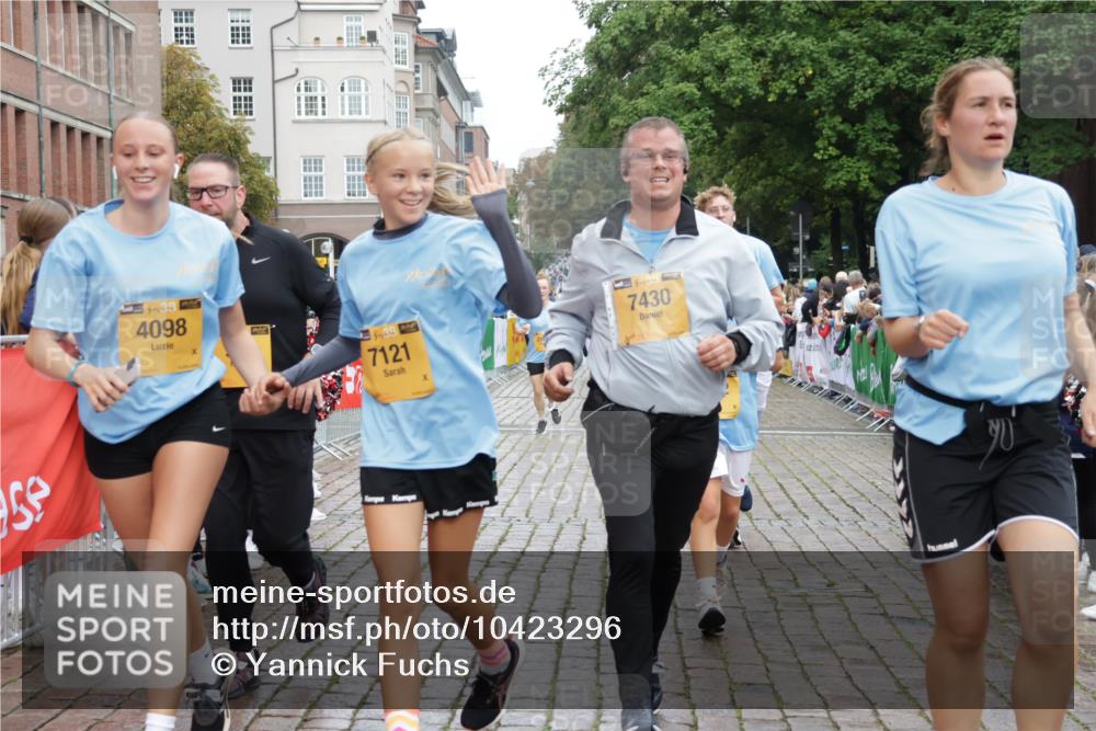 13.09.2026 - Kiel Lauf Yannick Fuchs http://msf.ph/oto/10423296 13.09.2026 09:44:29 Ziel 801, 958, 1053, 1849, 1866, 2045, 2212, 2868, 3198, 3688, 4098, 4316, 4573, 6892, 6895, 7121, 7430, 7744, 12161, 12318, 537, 793, 2031, 2437, 3688, 4092, 4283, 5026, 6550, 7753, 8300, 9814, 11653, 11655, 12098, 12373, 12437, 912, 1224, 2787, 3209, 4693, 7356, 7460, 9986, 11046, 11239, 12218, 654, 4522, 5171, 5857, 7510, 7948, 9814, 10641, 10931, 12376 meine-sportfotos.de