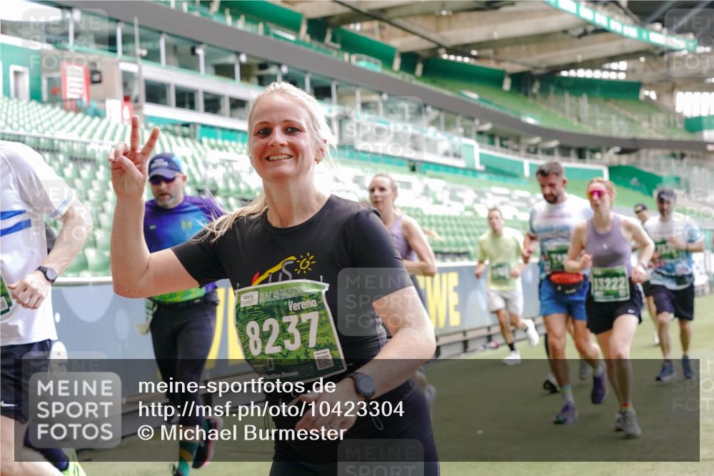13.09.2026 - 21. swb-Marathon Bremen Michael Burmester http://msf.ph/oto/10423304 13.09.2026 13:00:26 Laufen im Stadion 135, 191, 226, 232, 242, 260, 318, 342, 440, 651, 687, 745, 972, 1080, 1166, 1209, 1368, 1493, 1494, 1516, 1650, 1861, 1935, 1963, 2088, 2210, 2289, 2293, 2306, 2322, 2370, 2409, 2427, 2481, 2485, 2490, 2517, 2560, 2561, 2570, 2627, 2658, 2686, 2700, 2708, 2781, 2806, 2827, 2899, 2906, 2914, 2953, 2961, 2967, 2979, 3015, 3076, 3105, 3124, 3145, 3168, 3173, 3190, 3233, 3273, 3354, 3375, 3385, 3480, 3516, 3524, 3531, 3642, 3652, 3729, 3774, 3855, 3856, 3861, 3930, 3934 meine-sportfotos.de