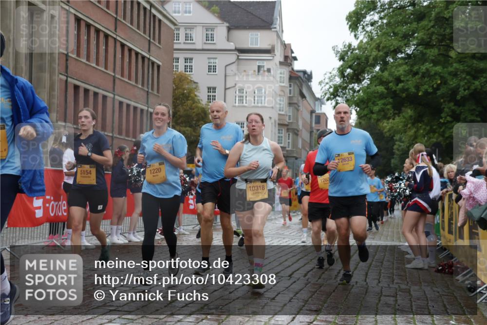 13.09.2026 - Kiel Lauf Yannick Fuchs http://msf.ph/oto/10423308 13.09.2026 10:58:32 Ziel 91, 971, 1858, 1978, 2461, 2752, 2965, 3235, 3237, 3559, 3833, 3842, 4395, 4456, 5605, 5775, 6906, 7315, 7367, 7482, 7738, 7856, 7888, 7949, 8004, 8381, 8752, 9132, 9417, 9809, 9827, 9937, 10135, 10503, 10878, 11023, 11460, 11514, 11759, 12199, 12345, 12672, 721, 819, 833, 905, 987, 1220, 1253, 1351, 1404, 1778, 1858, 1910, 2309, 3222, 3325, 3326, 3671, 4160, 4212, 4340, 4592, 5154, 5163, 5172, 5232, 5314, 5540, 5668, 5958, 6345, 6353, 6982, 7256, 7340, 7482, 9458, 9827 meine-sportfotos.de