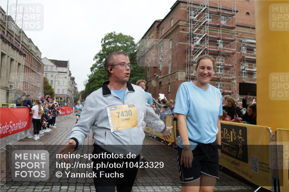 13.09.2026 - Kiel Lauf Yannick Fuchs http://msf.ph/oto/10423329 13.09.2026 09:44:31 Ziel 801, 958, 1053, 1849, 1866, 2045, 2212, 2787, 2868, 3198, 3209, 4098, 4316, 6892, 6895, 7121, 7430, 7744, 12161, 12318, 537, 793, 1053, 2031, 2437, 3688, 4092, 4283, 4573, 5026, 6550, 7753, 8300, 11653, 11655, 12098, 12318, 12373, 12437, 912, 1224, 4693, 7356, 7460, 9986, 10777, 11046, 11239, 12218, 4522, 5026, 5171, 5857, 7510, 7948, 9814, 10641, 10931, 12376 meine-sportfotos.de