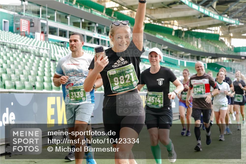 13.09.2026 - 21. swb-Marathon Bremen Michael Burmester http://msf.ph/oto/10423334 13.09.2026 13:23:21 Laufen im Stadion 128, 137, 160, 182, 211, 324, 343, 434, 533, 571, 609, 708, 721, 743, 892, 1157, 1178, 1259, 1273, 1331, 1597, 1598, 1657, 1669, 1691, 1746, 1788, 1883, 1944, 2213, 2252, 2286, 2290, 2433, 2445, 2465, 2475, 2495, 2503, 2504, 2526, 2619, 2632, 2660, 2685, 2711, 2768, 2936, 2964, 2968, 3252, 3282, 3288, 3289, 3292, 3312, 3347, 3351, 3364, 3395, 3423, 3447, 3505, 3530, 3559, 3682, 3727, 3770, 3784, 3819, 4020, 4054, 4231, 4406, 4407, 4431, 4466, 4467, 4584, 1506 meine-sportfotos.de
