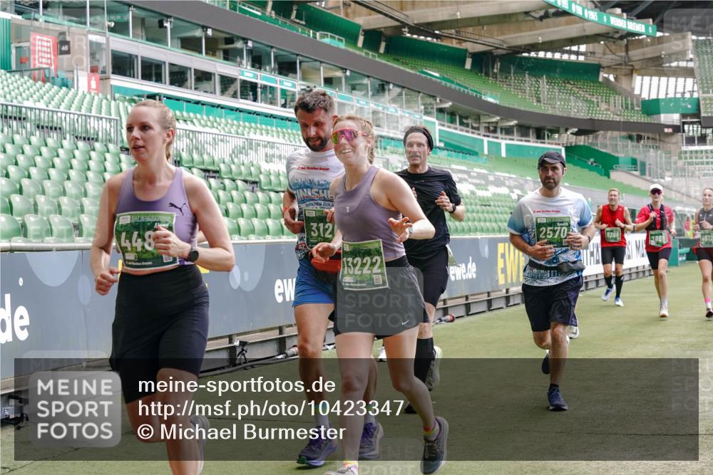13.09.2026 - 21. swb-Marathon Bremen Michael Burmester http://msf.ph/oto/10423347 13.09.2026 13:00:27 Laufen im Stadion 135, 191, 226, 232, 242, 260, 318, 342, 440, 651, 687, 745, 972, 1080, 1166, 1209, 1368, 1493, 1494, 1516, 1650, 1861, 1935, 1963, 2088, 2210, 2289, 2293, 2306, 2322, 2370, 2409, 2427, 2481, 2485, 2490, 2517, 2560, 2561, 2570, 2627, 2658, 2686, 2700, 2708, 2781, 2806, 2827, 2899, 2906, 2914, 2953, 2961, 2967, 2979, 3015, 3076, 3105, 3124, 3145, 3168, 3173, 3190, 3273, 3354, 3375, 3385, 3480, 3516, 3524, 3531, 3642, 3652, 3729, 3774, 3855, 3856, 3861, 3930, 3934 meine-sportfotos.de
