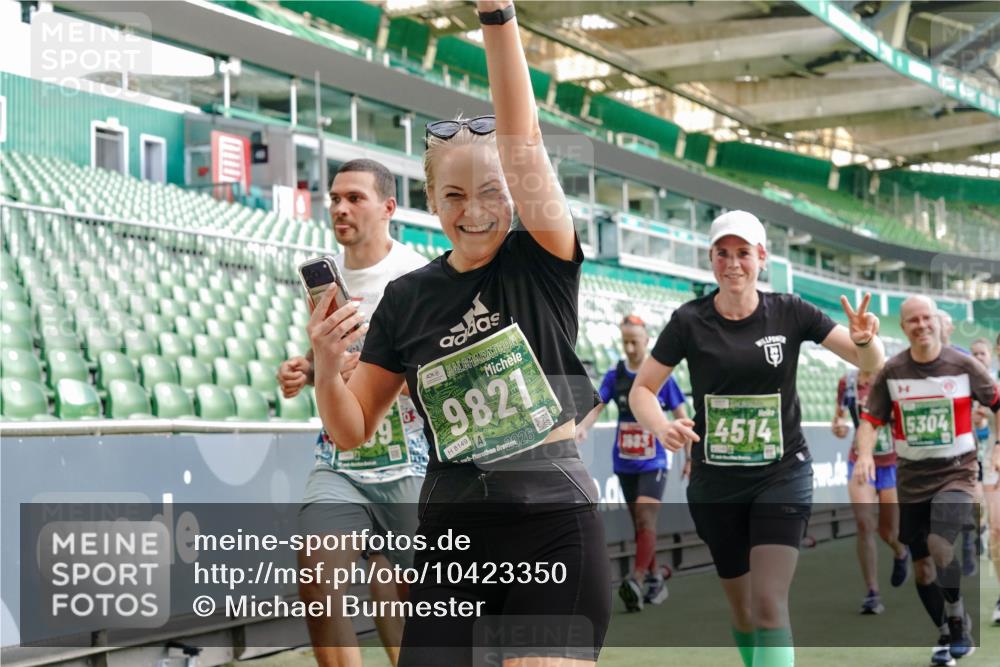 13.09.2026 - 21. swb-Marathon Bremen Michael Burmester http://msf.ph/oto/10423350 13.09.2026 13:23:21 Laufen im Stadion 128, 137, 160, 182, 211, 324, 343, 434, 533, 571, 609, 708, 721, 743, 892, 1157, 1178, 1259, 1273, 1331, 1597, 1598, 1657, 1669, 1691, 1746, 1788, 1883, 1944, 2213, 2252, 2286, 2290, 2433, 2445, 2465, 2475, 2495, 2503, 2504, 2526, 2619, 2632, 2660, 2685, 2711, 2768, 2936, 2964, 2968, 3252, 3282, 3288, 3289, 3292, 3312, 3347, 3351, 3364, 3395, 3423, 3447, 3505, 3530, 3559, 3682, 3727, 3770, 3784, 3819, 4020, 4054, 4231, 4406, 4407, 4431, 4466, 4467, 4584, 1506 meine-sportfotos.de