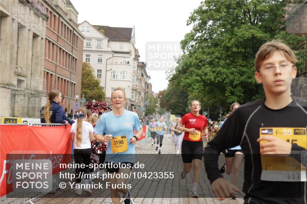 13.09.2026 - Kiel Lauf Yannick Fuchs http://msf.ph/oto/10423355 13.09.2026 09:44:34 Ziel 801, 912, 958, 1849, 1866, 2045, 2212, 2787, 2868, 3198, 3209, 4098, 4316, 6892, 6895, 7121, 7430, 12161, 537, 793, 1053, 2031, 2437, 3688, 4092, 4283, 4573, 6550, 7744, 7753, 8300, 11653, 11655, 12098, 12318, 12373, 12437, 1224, 4118, 4693, 5939, 6023, 7356, 7460, 9986, 10777, 11043, 11046, 11239, 12218, 5026, 5171, 9814, 10641, 10931, 11653, 12376 meine-sportfotos.de