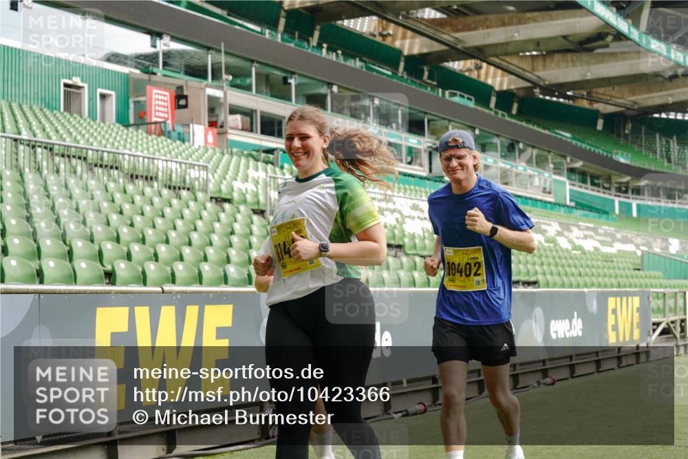 13.09.2026 - 21. swb-Marathon Bremen Michael Burmester http://msf.ph/oto/10423366 13.09.2026 10:46:22 Laufen im Stadion 10137, 10161, 10194, 10202, 10242, 10344, 10349, 10430, 10472, 10524, 10535, 10568, 10600, 10651, 10895, 10933, 10970, 10979, 11050, 11181, 11200, 11244, 11296, 11309, 11367, 11457, 11529, 11530, 11546, 11573, 11574, 11579, 11639, 11675, 11709, 11760, 11808, 11821, 12057, 12089, 12153, 12177, 12178, 12211, 12224, 12285, 12316, 12317, 12374, 12422, 12462, 12539, 10002, 10004, 10005, 10148, 10271, 10303, 10325, 10330, 10335, 10361, 10362, 10459, 10513 meine-sportfotos.de