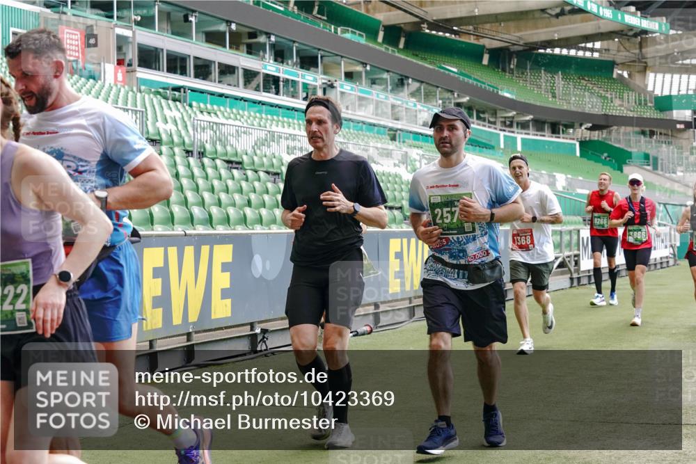 13.09.2026 - 21. swb-Marathon Bremen Michael Burmester http://msf.ph/oto/10423369 13.09.2026 13:00:28 Laufen im Stadion 135, 191, 232, 242, 260, 318, 342, 440, 651, 687, 745, 1080, 1166, 1209, 1368, 1493, 1494, 1516, 1650, 1861, 1935, 1963, 2088, 2210, 2289, 2293, 2306, 2322, 2370, 2409, 2427, 2481, 2485, 2490, 2491, 2517, 2560, 2561, 2570, 2627, 2658, 2686, 2700, 2708, 2781, 2806, 2827, 2899, 2906, 2914, 2953, 2961, 2967, 2979, 3015, 3076, 3105, 3124, 3145, 3168, 3173, 3190, 3273, 3354, 3375, 3385, 3480, 3516, 3524, 3531, 3642, 3652, 3729, 3774, 3855, 3856, 3861, 3930 meine-sportfotos.de