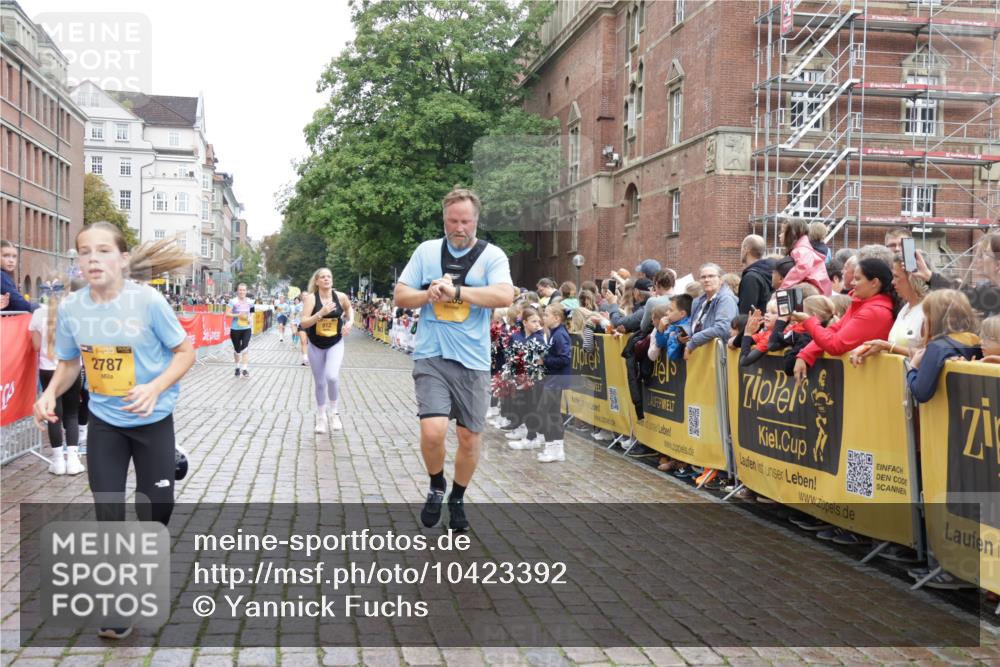 13.09.2026 - Kiel Lauf Yannick Fuchs http://msf.ph/oto/10423392 13.09.2026 09:44:37 Ziel 912, 958, 1849, 1866, 2045, 2212, 2787, 3198, 3209, 4098, 4316, 4693, 6895, 7121, 7356, 7430, 12161, 12218, 537, 793, 801, 1053, 1849, 2031, 2437, 2868, 3688, 4092, 4098, 4283, 4573, 6550, 6892, 7121, 7744, 7753, 8300, 11653, 11655, 12098, 12318, 12373, 12437, 1224, 2704, 4118, 5939, 6023, 7460, 8028, 9986, 10777, 11043, 11046, 11239, 12676, 4283, 5026, 6550, 8300, 11653, 11655, 12098 meine-sportfotos.de