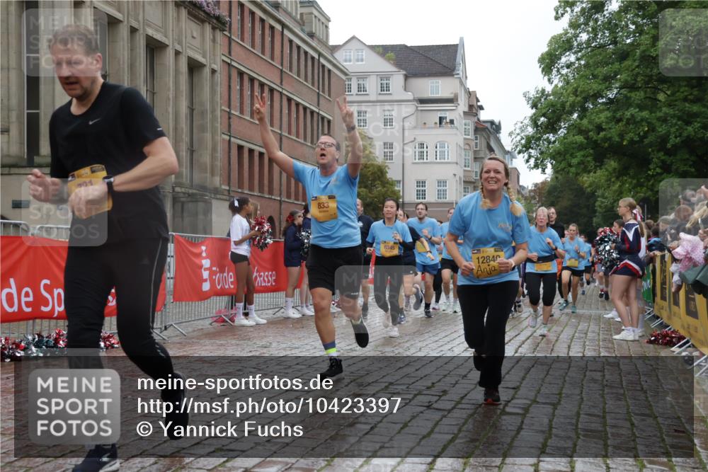 13.09.2026 - Kiel Lauf Yannick Fuchs http://msf.ph/oto/10423397 13.09.2026 10:58:42 Ziel 79, 1521, 2156, 2307, 2473, 2896, 2965, 4395, 6497, 7738, 7888, 8004, 8381, 8752, 8841, 9132, 9417, 10135, 11514, 11699, 12659, 12672, 91, 721, 819, 833, 971, 987, 1253, 1404, 1858, 1910, 1978, 2309, 2461, 2752, 2965, 3222, 3235, 3237, 3325, 3326, 3559, 3671, 3833, 3842, 4160, 4212, 4456, 5172, 5314, 5540, 5605, 5668, 5775, 6345, 6906, 6982, 7256, 7315, 7340, 7367, 7482, 7856, 7949, 8752, 9458, 9809, 9827, 9937, 10135, 10503, 10878, 11023, 905, 1778, 8253 meine-sportfotos.de