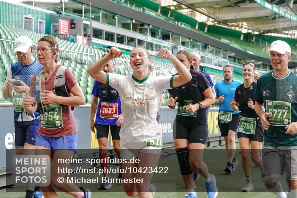 13.09.2026 - 21. swb-Marathon Bremen Michael Burmester http://msf.ph/oto/10423422 13.09.2026 13:23:23 Laufen im Stadion 137, 160, 182, 211, 324, 343, 434, 533, 571, 609, 708, 721, 739, 743, 892, 1157, 1178, 1259, 1273, 1331, 1597, 1598, 1657, 1669, 1691, 1746, 1788, 1883, 1944, 2213, 2252, 2286, 2290, 2433, 2445, 2465, 2475, 2495, 2503, 2504, 2526, 2619, 2632, 2660, 2685, 2711, 2768, 2936, 2964, 2968, 3252, 3282, 3288, 3289, 3292, 3312, 3347, 3351, 3364, 3395, 3423, 3447, 3505, 3530, 3559, 3682, 3727, 3770, 3784, 3819, 4020, 4054, 4231, 4406, 4407, 4431, 4466, 4467, 4584, 1506 meine-sportfotos.de