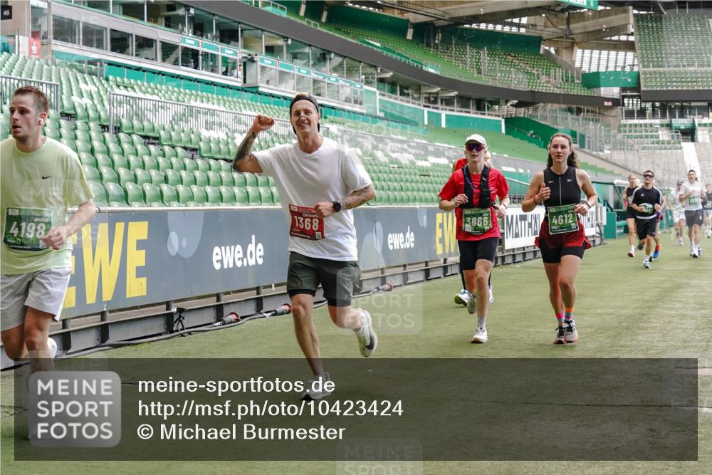 13.09.2026 - 21. swb-Marathon Bremen Michael Burmester http://msf.ph/oto/10423424 13.09.2026 13:00:29 Laufen im Stadion 135, 191, 232, 242, 260, 318, 342, 440, 651, 687, 745, 1080, 1166, 1209, 1368, 1493, 1494, 1516, 1650, 1861, 1935, 1963, 2088, 2210, 2289, 2293, 2306, 2322, 2370, 2409, 2427, 2481, 2485, 2490, 2491, 2517, 2560, 2561, 2570, 2627, 2658, 2686, 2700, 2708, 2781, 2806, 2827, 2899, 2906, 2914, 2953, 2961, 2967, 3015, 3076, 3105, 3124, 3145, 3168, 3173, 3190, 3273, 3354, 3375, 3385, 3480, 3516, 3524, 3531, 3642, 3652, 3729, 3774, 3855, 3856, 3861, 3930 meine-sportfotos.de