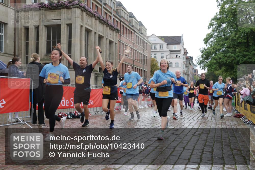 13.09.2026 - Kiel Lauf Yannick Fuchs http://msf.ph/oto/10423440 13.09.2026 10:58:44 Ziel 79, 1521, 2156, 2307, 2473, 2896, 2994, 4395, 6497, 7888, 8004, 8059, 8348, 8841, 9417, 11514, 11699, 12659, 12672, 91, 819, 833, 971, 987, 1253, 1404, 1858, 1910, 1978, 2309, 2461, 2752, 2965, 3222, 3235, 3237, 3325, 3326, 3559, 3671, 3833, 3842, 4160, 4212, 4456, 5172, 5314, 5605, 5668, 5775, 6345, 6906, 6982, 7256, 7315, 7340, 7367, 7482, 7738, 7856, 7949, 8381, 8752, 9132, 9458, 9809, 9827, 9937, 10135, 10503, 10878, 11023, 724, 905, 1778, 8253 meine-sportfotos.de