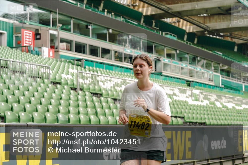 13.09.2026 - 21. swb-Marathon Bremen Michael Burmester http://msf.ph/oto/10423451 13.09.2026 10:46:26 Laufen im Stadion 10137, 10161, 10194, 10202, 10242, 10344, 10349, 10430, 10472, 10524, 10535, 10568, 10600, 10651, 10895, 10933, 10970, 10979, 11050, 11181, 11200, 11244, 11296, 11309, 11367, 11457, 11529, 11530, 11546, 11573, 11574, 11579, 11639, 11675, 11709, 11760, 11808, 11821, 12057, 12089, 12153, 12177, 12178, 12211, 12224, 12285, 12316, 12317, 12374, 12422, 12462, 12539, 10002, 10004, 10005, 10148, 10271, 10303, 10325, 10330, 10335, 10361, 10362, 10459, 10513 meine-sportfotos.de