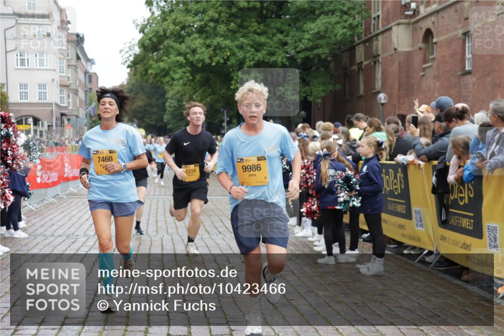 13.09.2026 - Kiel Lauf Yannick Fuchs http://msf.ph/oto/10423466 13.09.2026 09:44:46 Ziel 912, 1224, 4693, 7356, 7460, 9986, 10777, 11046, 11239, 12218, 537, 793, 801, 958, 1053, 1849, 1866, 2031, 2045, 2212, 2437, 2787, 2868, 3198, 3209, 3688, 4092, 4098, 4316, 4573, 6892, 6895, 7121, 7430, 7744, 7753, 12161, 12318, 12437, 98, 312, 2456, 2704, 3138, 3517, 3717, 4118, 5562, 5939, 6023, 6135, 8028, 8189, 11043, 12676, 793, 4092, 7753, 8300, 12098, 12373 meine-sportfotos.de
