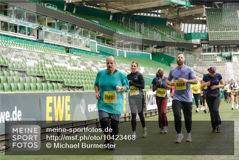 13.09.2026 - 21. swb-Marathon Bremen Michael Burmester http://msf.ph/oto/10423468 13.09.2026 10:46:29 Laufen im Stadion 10137, 10161, 10194, 10202, 10242, 10344, 10349, 10430, 10472, 10524, 10535, 10568, 10600, 10651, 10895, 10933, 10970, 10979, 11050, 11181, 11200, 11244, 11296, 11309, 11367, 11457, 11529, 11530, 11546, 11573, 11574, 11579, 11639, 11675, 11709, 11760, 11808, 11821, 12057, 12089, 12153, 12177, 12178, 12211, 12224, 12285, 12316, 12317, 12374, 12422, 12462, 12539, 10002, 10004, 10005, 10148, 10271, 10303, 10325, 10330, 10335, 10361, 10362, 10459, 10513 meine-sportfotos.de