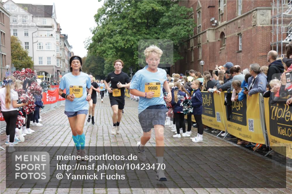 13.09.2026 - Kiel Lauf Yannick Fuchs http://msf.ph/oto/10423470 13.09.2026 09:44:46 Ziel 912, 1224, 4693, 7356, 7460, 9986, 10777, 11046, 11239, 12218, 537, 793, 801, 958, 1053, 1849, 1866, 2031, 2045, 2212, 2437, 2787, 2868, 3198, 3209, 3688, 4092, 4098, 4316, 4573, 6892, 6895, 7121, 7430, 7744, 7753, 12161, 12318, 12437, 98, 312, 2456, 2704, 3138, 3517, 3717, 4118, 5562, 5939, 6023, 6135, 8028, 8189, 11043, 12676, 793, 4092, 7753, 8300, 12098, 12373 meine-sportfotos.de