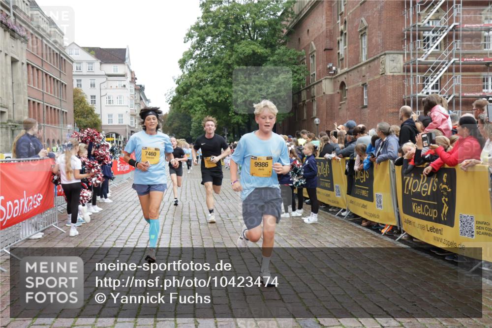 13.09.2026 - Kiel Lauf Yannick Fuchs http://msf.ph/oto/10423474 13.09.2026 09:44:46 Ziel 912, 1224, 4693, 7356, 7460, 9986, 10777, 11046, 11239, 12218, 537, 793, 801, 958, 1053, 1849, 1866, 2031, 2045, 2212, 2437, 2787, 2868, 3198, 3209, 3688, 4092, 4098, 4316, 4573, 6892, 6895, 7121, 7430, 7744, 7753, 12161, 12318, 12437, 98, 312, 2456, 2704, 3138, 3517, 3717, 4118, 5562, 5939, 6023, 6135, 8028, 8189, 11043, 12676, 793, 4092, 7753, 8300, 12098, 12373 meine-sportfotos.de