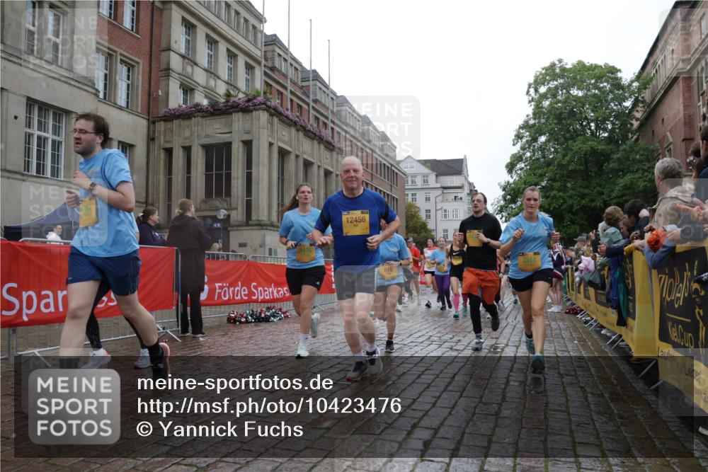 13.09.2026 - Kiel Lauf Yannick Fuchs http://msf.ph/oto/10423476 13.09.2026 10:58:47 Ziel 79, 1521, 2156, 2307, 2473, 2559, 2896, 2994, 3943, 3944, 6497, 8004, 8059, 8348, 8841, 9306, 9387, 10969, 11087, 11699, 12659, 12672, 12694, 91, 819, 971, 1253, 1404, 1858, 1910, 1978, 2309, 2461, 2752, 2965, 3222, 3235, 3237, 3326, 3559, 3671, 3833, 3842, 4160, 4212, 4395, 4456, 5172, 5314, 5605, 5668, 5775, 6906, 6982, 7256, 7315, 7340, 7367, 7482, 7738, 7856, 7888, 7949, 8004, 8381, 8752, 9132, 9417, 9458, 9809, 9827, 9937, 10135, 10503, 10878, 11023, 12672, 724 meine-sportfotos.de