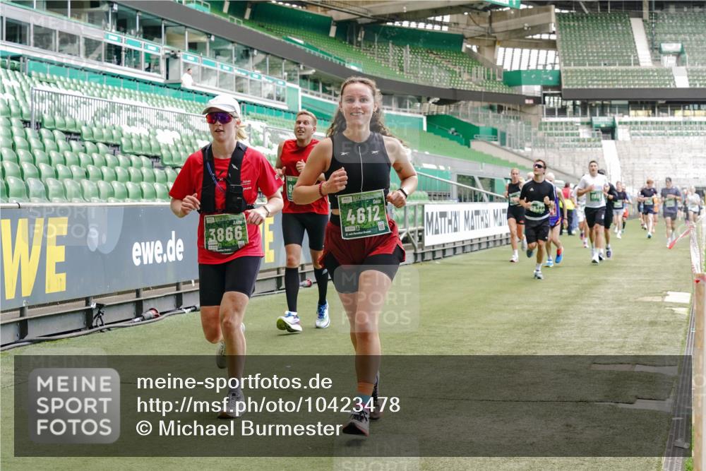 13.09.2026 - 21. swb-Marathon Bremen Michael Burmester http://msf.ph/oto/10423478 13.09.2026 13:00:31 Laufen im Stadion 135, 232, 242, 260, 318, 342, 440, 651, 687, 745, 1080, 1166, 1209, 1368, 1448, 1493, 1494, 1516, 1650, 1861, 1935, 1963, 2088, 2210, 2289, 2293, 2306, 2322, 2370, 2409, 2427, 2481, 2485, 2490, 2491, 2517, 2560, 2561, 2570, 2627, 2658, 2686, 2700, 2708, 2781, 2806, 2827, 2899, 2906, 2914, 2953, 2961, 2967, 3015, 3076, 3105, 3124, 3145, 3168, 3173, 3190, 3273, 3354, 3372, 3375, 3385, 3480, 3516, 3524, 3526, 3531, 3642, 3652, 3729, 3774, 3855, 3856, 3861, 3930 meine-sportfotos.de