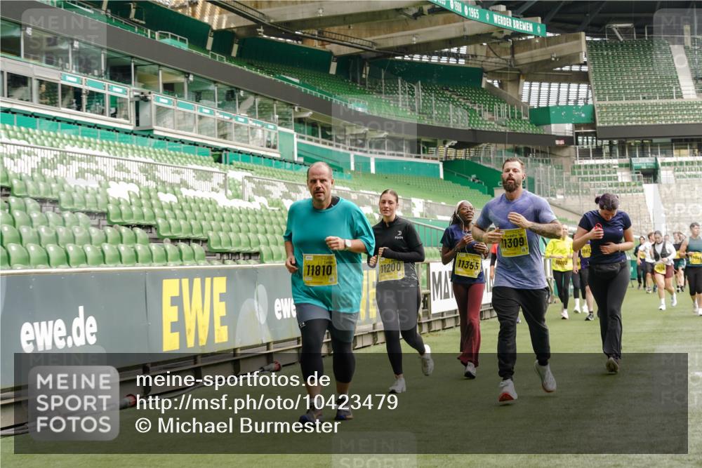 13.09.2026 - 21. swb-Marathon Bremen Michael Burmester http://msf.ph/oto/10423479 13.09.2026 10:46:29 Laufen im Stadion 10137, 10161, 10194, 10202, 10242, 10344, 10349, 10430, 10472, 10524, 10535, 10568, 10600, 10651, 10895, 10933, 10970, 10979, 11050, 11181, 11200, 11244, 11296, 11309, 11367, 11457, 11529, 11530, 11546, 11573, 11574, 11579, 11639, 11675, 11709, 11760, 11808, 11821, 12057, 12089, 12153, 12177, 12178, 12211, 12224, 12285, 12316, 12317, 12374, 12422, 12462, 12539, 10002, 10004, 10005, 10148, 10271, 10303, 10325, 10330, 10335, 10361, 10362, 10459, 10513 meine-sportfotos.de
