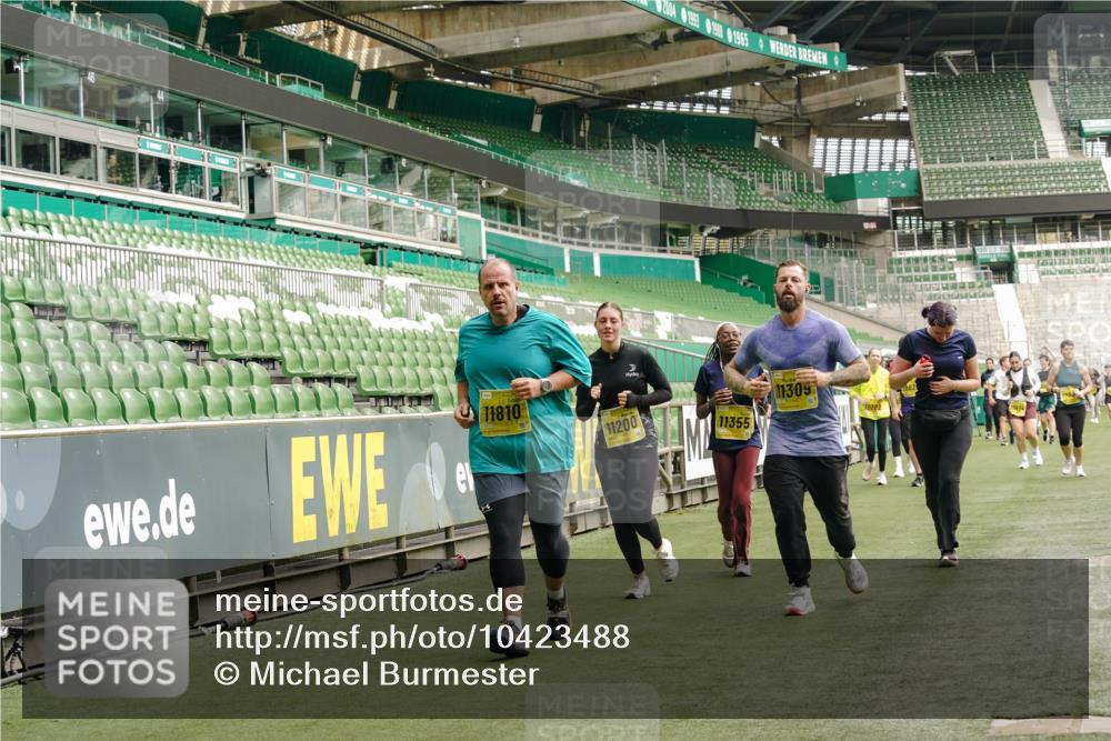 13.09.2026 - 21. swb-Marathon Bremen Michael Burmester http://msf.ph/oto/10423488 13.09.2026 10:46:29 Laufen im Stadion 10137, 10161, 10194, 10202, 10242, 10344, 10349, 10430, 10472, 10524, 10535, 10568, 10600, 10651, 10895, 10933, 10970, 10979, 11050, 11181, 11200, 11244, 11296, 11309, 11367, 11457, 11529, 11530, 11546, 11573, 11574, 11579, 11639, 11675, 11709, 11760, 11808, 11821, 12057, 12089, 12153, 12177, 12178, 12211, 12224, 12285, 12316, 12317, 12374, 12422, 12462, 12539, 10002, 10004, 10005, 10148, 10271, 10303, 10325, 10330, 10335, 10361, 10362, 10459, 10513 meine-sportfotos.de
