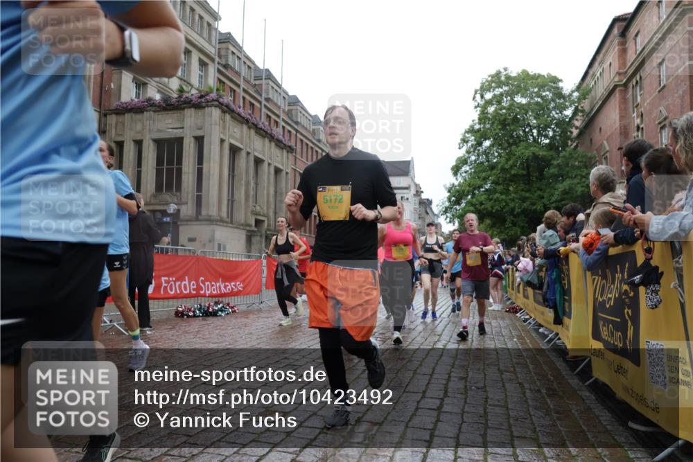 13.09.2026 - Kiel Lauf Yannick Fuchs http://msf.ph/oto/10423492 13.09.2026 10:58:48 Ziel 79, 1521, 1729, 2156, 2307, 2473, 2559, 2896, 2994, 3943, 3944, 6497, 8059, 8348, 8841, 9306, 9313, 9387, 10969, 11087, 11699, 12659, 12694, 79, 91, 819, 971, 1253, 1404, 1858, 1910, 1978, 2309, 2461, 2752, 2965, 3222, 3235, 3237, 3559, 3671, 3833, 3842, 4160, 4212, 4395, 4456, 5172, 5314, 5605, 5668, 5775, 6497, 6906, 7256, 7315, 7340, 7367, 7482, 7738, 7856, 7888, 7949, 8004, 8381, 8752, 9132, 9417, 9458, 9809, 9827, 9937, 10135, 10503, 10878, 11023, 12672, 724 meine-sportfotos.de