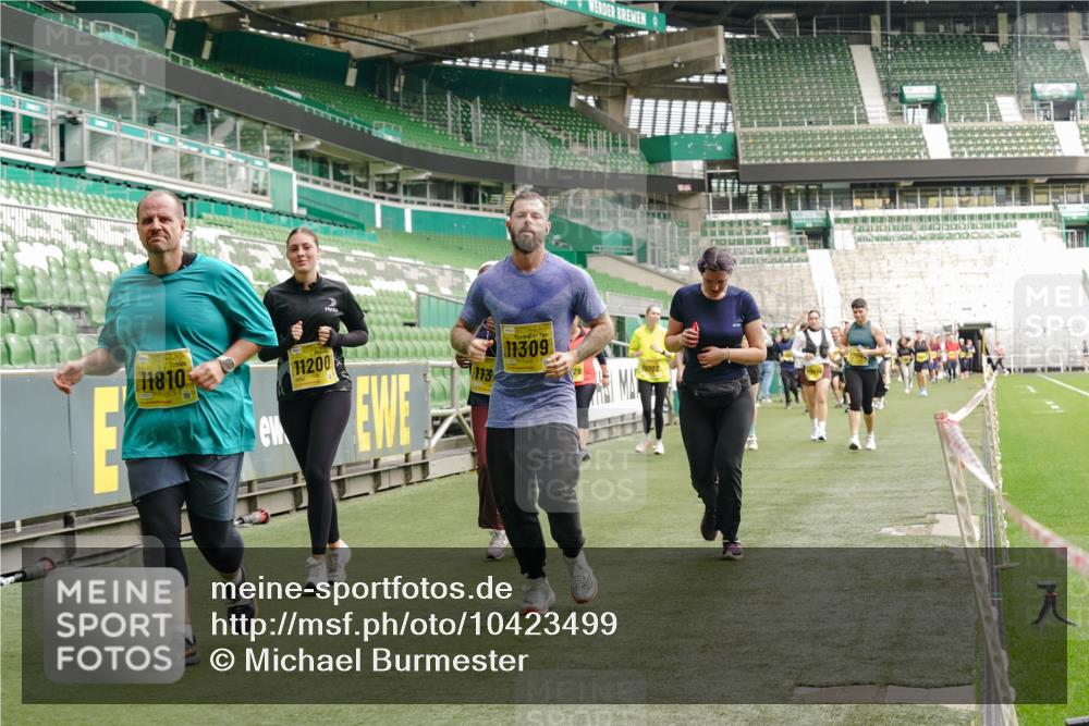 13.09.2026 - 21. swb-Marathon Bremen Michael Burmester http://msf.ph/oto/10423499 13.09.2026 10:46:30 Laufen im Stadion 10137, 10161, 10194, 10202, 10242, 10344, 10349, 10430, 10472, 10524, 10535, 10568, 10600, 10651, 10895, 10933, 10970, 10979, 11050, 11181, 11200, 11244, 11296, 11309, 11367, 11457, 11529, 11530, 11546, 11573, 11574, 11579, 11639, 11675, 11709, 11760, 11808, 11821, 12057, 12089, 12153, 12177, 12178, 12211, 12224, 12285, 12316, 12317, 12374, 12422, 12462, 12539, 10002, 10004, 10005, 10148, 10271, 10303, 10325, 10330, 10335, 10361, 10362, 10459, 10513 meine-sportfotos.de