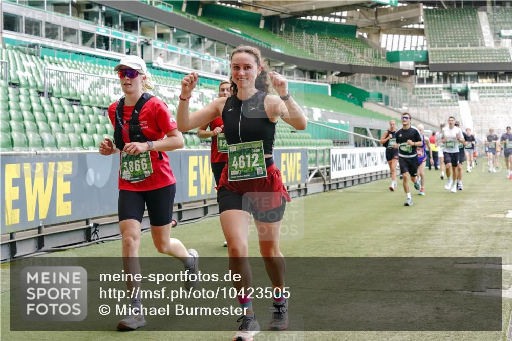 13.09.2026 - 21. swb-Marathon Bremen Michael Burmester http://msf.ph/oto/10423505 13.09.2026 13:00:31 Laufen im Stadion 135, 232, 242, 260, 318, 342, 440, 651, 687, 745, 1080, 1166, 1209, 1368, 1448, 1493, 1494, 1516, 1650, 1861, 1935, 1963, 2088, 2210, 2289, 2293, 2306, 2322, 2370, 2409, 2427, 2481, 2485, 2490, 2491, 2517, 2560, 2561, 2570, 2627, 2658, 2686, 2700, 2708, 2781, 2806, 2827, 2899, 2906, 2914, 2953, 2961, 2967, 3015, 3076, 3105, 3124, 3145, 3168, 3173, 3190, 3273, 3354, 3372, 3375, 3385, 3480, 3516, 3524, 3526, 3531, 3642, 3652, 3729, 3774, 3855, 3856, 3861, 3930 meine-sportfotos.de