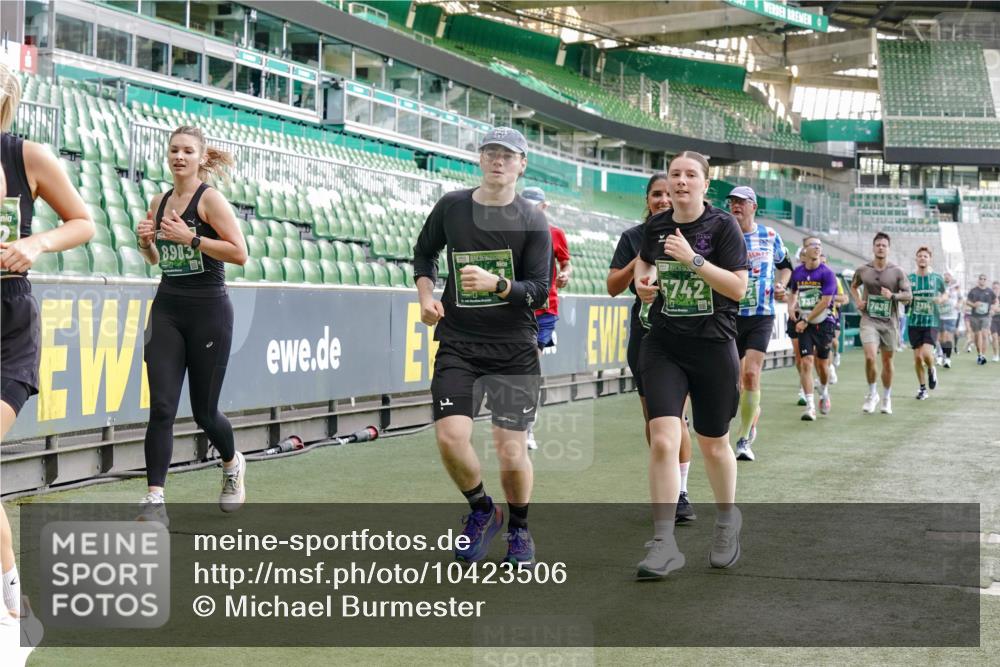 13.09.2026 - 21. swb-Marathon Bremen Michael Burmester http://msf.ph/oto/10423506 13.09.2026 13:23:26 Laufen im Stadion 137, 160, 182, 211, 324, 343, 434, 533, 571, 609, 708, 721, 739, 743, 892, 1157, 1178, 1259, 1273, 1331, 1471, 1597, 1598, 1657, 1669, 1691, 1746, 1788, 1883, 1944, 2213, 2252, 2286, 2290, 2433, 2445, 2465, 2475, 2495, 2503, 2504, 2526, 2571, 2619, 2632, 2660, 2685, 2711, 2768, 2776, 2936, 2964, 2968, 3252, 3282, 3288, 3289, 3292, 3312, 3347, 3351, 3364, 3395, 3423, 3447, 3505, 3530, 3559, 3682, 3727, 3770, 3784, 3819, 4020, 4054, 4231, 4406, 4407, 4431, 4466, 4467, 4584, 1506 meine-sportfotos.de