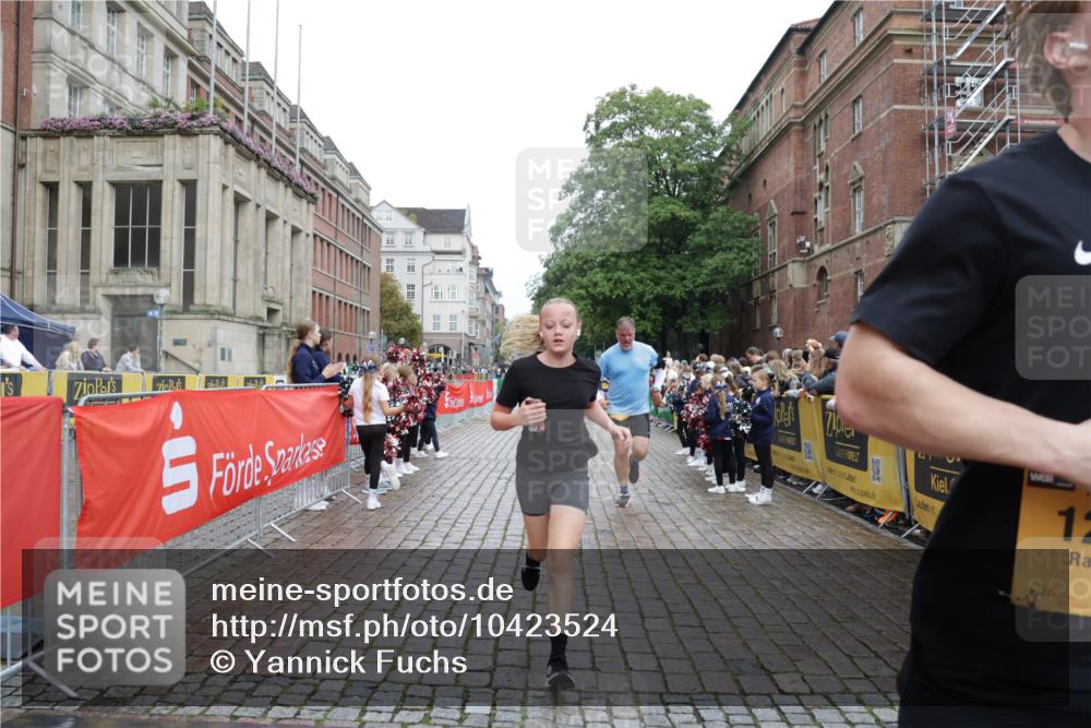 13.09.2026 - Kiel Lauf Yannick Fuchs http://msf.ph/oto/10423524 13.09.2026 09:44:49 Ziel 1224, 4118, 4693, 5939, 6023, 7356, 7460, 9986, 10777, 11043, 11046, 11239, 12218, 537, 793, 801, 912, 958, 1053, 1849, 1866, 2031, 2045, 2212, 2437, 2787, 2868, 3198, 3209, 3688, 4098, 4316, 4573, 6892, 6895, 7121, 7430, 7744, 12161, 12318, 12437, 98, 312, 2456, 2704, 2786, 3138, 3517, 3717, 5562, 6135, 8028, 8189, 10006, 12676, 537, 793, 2031, 2437, 4092, 7753, 12373, 12437 meine-sportfotos.de