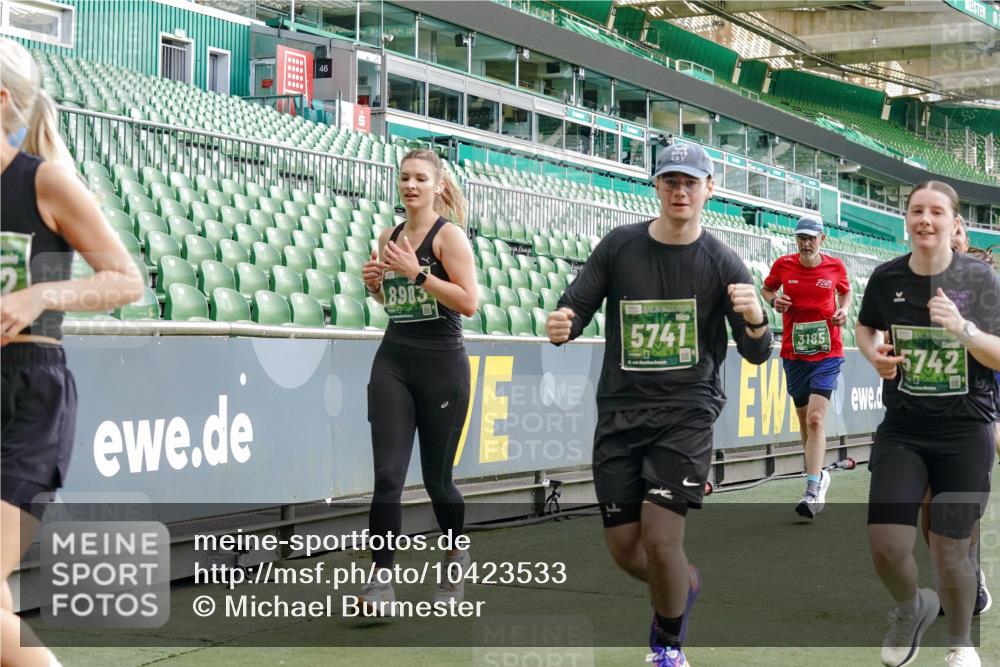 13.09.2026 - 21. swb-Marathon Bremen Michael Burmester http://msf.ph/oto/10423533 13.09.2026 13:23:27 Laufen im Stadion 137, 160, 182, 211, 324, 343, 434, 533, 571, 609, 708, 721, 739, 743, 892, 1157, 1178, 1259, 1273, 1331, 1471, 1597, 1598, 1657, 1669, 1691, 1746, 1788, 1883, 1944, 2213, 2252, 2286, 2290, 2433, 2445, 2465, 2475, 2495, 2503, 2504, 2526, 2571, 2619, 2632, 2660, 2685, 2711, 2768, 2776, 2936, 2968, 3252, 3282, 3288, 3289, 3292, 3312, 3347, 3351, 3364, 3395, 3423, 3447, 3505, 3530, 3559, 3682, 3727, 3770, 3784, 3819, 4020, 4054, 4231, 4406, 4407, 4431, 4466, 4467, 4584, 1506 meine-sportfotos.de