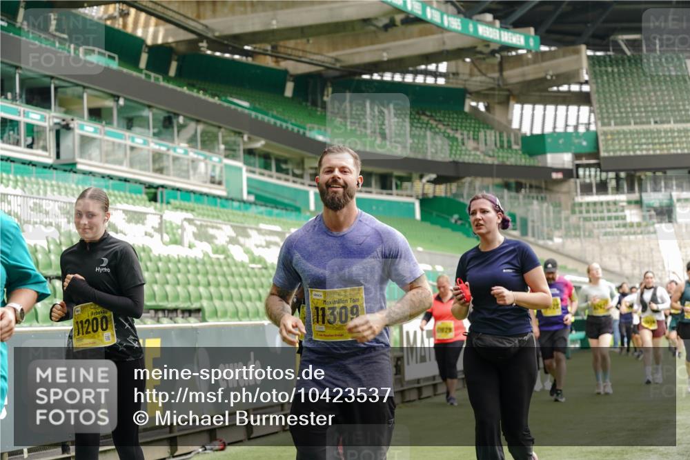13.09.2026 - 21. swb-Marathon Bremen Michael Burmester http://msf.ph/oto/10423537 13.09.2026 10:46:31 Laufen im Stadion 10137, 10161, 10194, 10202, 10242, 10344, 10349, 10430, 10472, 10524, 10535, 10568, 10600, 10651, 10895, 10933, 10970, 10979, 11050, 11181, 11200, 11244, 11296, 11309, 11367, 11457, 11529, 11530, 11546, 11573, 11574, 11579, 11639, 11675, 11709, 11760, 11821, 12057, 12089, 12153, 12177, 12178, 12211, 12224, 12285, 12316, 12317, 12374, 12422, 12462, 12539, 10002, 10004, 10005, 10148, 10271, 10303, 10325, 10330, 10335, 10361, 10362, 10459, 10513, 10882 meine-sportfotos.de