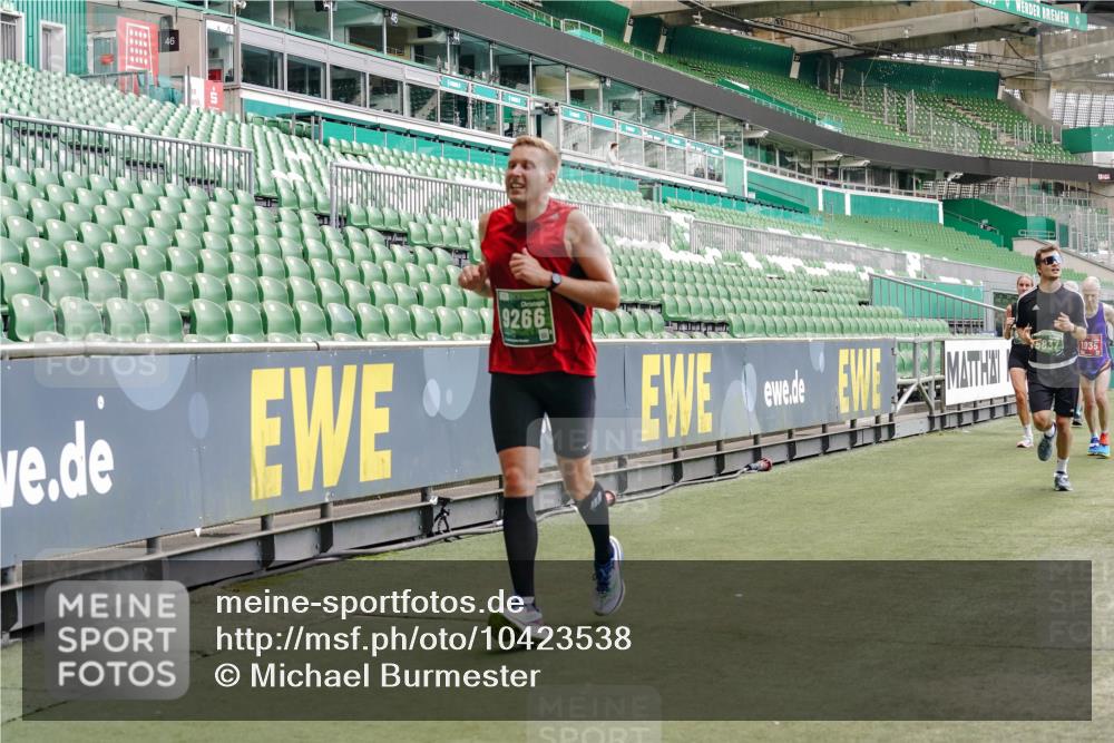 13.09.2026 - 21. swb-Marathon Bremen Michael Burmester http://msf.ph/oto/10423538 13.09.2026 13:00:32 Laufen im Stadion 135, 232, 242, 260, 318, 342, 440, 651, 687, 745, 1080, 1166, 1209, 1368, 1448, 1493, 1494, 1516, 1582, 1650, 1861, 1935, 1963, 2088, 2210, 2289, 2293, 2306, 2322, 2370, 2409, 2427, 2481, 2485, 2490, 2491, 2517, 2560, 2561, 2570, 2627, 2658, 2686, 2700, 2708, 2781, 2806, 2899, 2906, 2914, 2953, 2961, 2967, 3015, 3076, 3105, 3124, 3145, 3168, 3173, 3190, 3273, 3354, 3372, 3375, 3385, 3480, 3516, 3524, 3526, 3531, 3642, 3652, 3729, 3774, 3855, 3856, 3861, 3930 meine-sportfotos.de