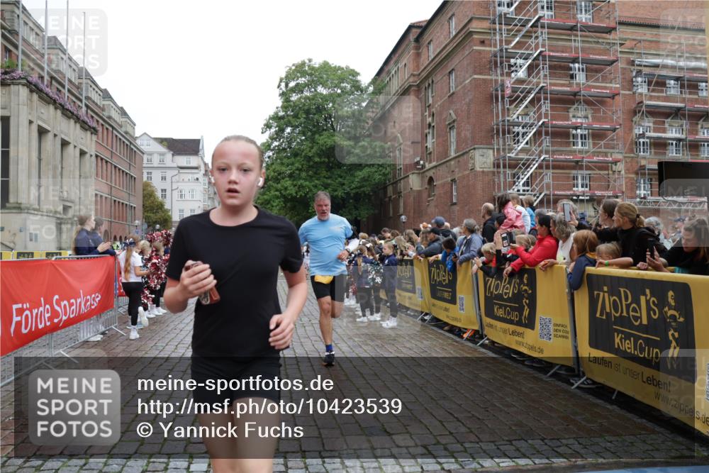 13.09.2026 - Kiel Lauf Yannick Fuchs http://msf.ph/oto/10423539 13.09.2026 09:44:50 Ziel 1224, 4118, 4693, 5939, 6023, 7356, 7460, 9986, 10777, 11043, 11046, 11239, 12218, 537, 801, 912, 958, 1053, 1849, 1866, 2031, 2045, 2212, 2437, 2787, 2868, 3198, 3209, 3688, 4098, 4316, 4573, 6892, 6895, 7121, 7356, 7430, 7744, 12161, 12318, 12437, 98, 312, 2456, 2704, 2786, 3138, 3517, 3717, 5562, 6135, 8028, 8189, 9760, 10006, 12676, 537, 793, 2031, 2437, 4092, 7753, 12373, 12437 meine-sportfotos.de