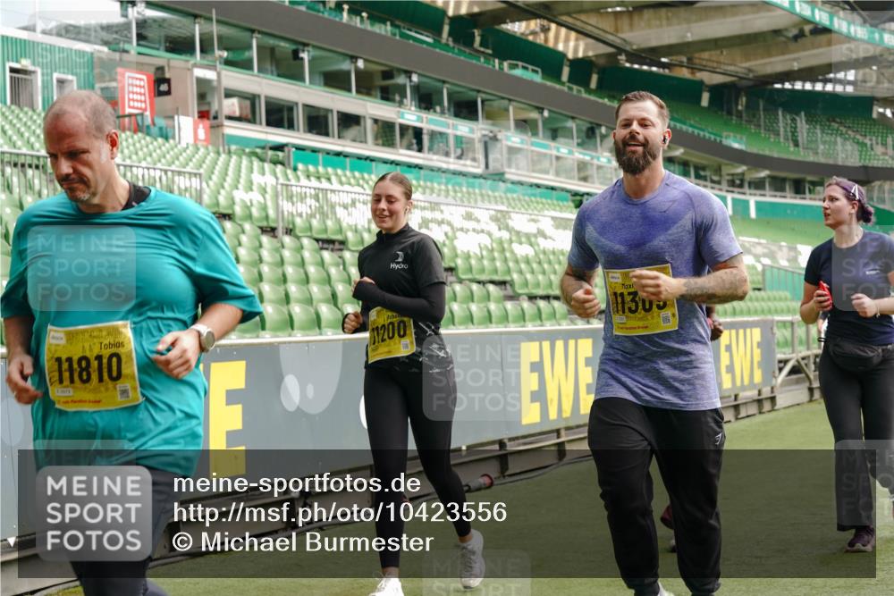 13.09.2026 - 21. swb-Marathon Bremen Michael Burmester http://msf.ph/oto/10423556 13.09.2026 10:46:32 Laufen im Stadion 10137, 10161, 10194, 10202, 10242, 10344, 10349, 10430, 10472, 10524, 10535, 10568, 10600, 10651, 10895, 10933, 10970, 11050, 11181, 11200, 11244, 11296, 11309, 11367, 11457, 11529, 11530, 11546, 11573, 11574, 11579, 11639, 11675, 11709, 11760, 11821, 12057, 12089, 12153, 12177, 12178, 12211, 12224, 12285, 12316, 12317, 12374, 12422, 12462, 12539, 10002, 10004, 10005, 10148, 10271, 10303, 10325, 10330, 10335, 10361, 10362, 10459, 10513, 10882 meine-sportfotos.de