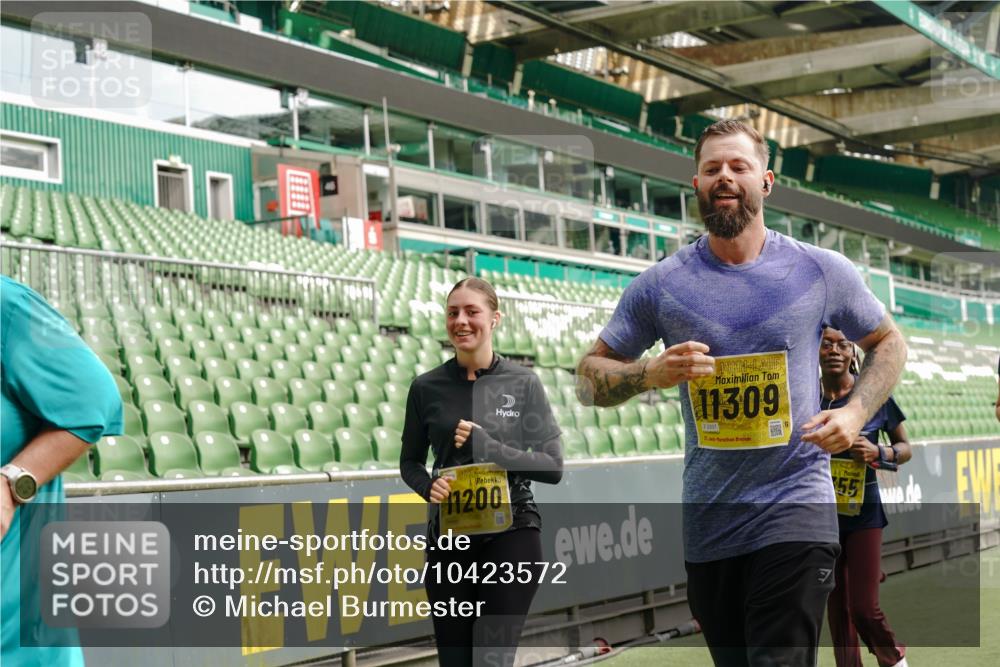 13.09.2026 - 21. swb-Marathon Bremen Michael Burmester http://msf.ph/oto/10423572 13.09.2026 10:46:32 Laufen im Stadion 10137, 10161, 10194, 10202, 10242, 10344, 10349, 10430, 10472, 10524, 10535, 10568, 10600, 10651, 10895, 10933, 10970, 11050, 11181, 11200, 11244, 11296, 11309, 11367, 11457, 11529, 11530, 11546, 11573, 11574, 11579, 11639, 11675, 11709, 11760, 11821, 12057, 12089, 12153, 12177, 12178, 12211, 12224, 12285, 12316, 12317, 12374, 12422, 12462, 12539, 10002, 10004, 10005, 10148, 10271, 10303, 10325, 10330, 10335, 10361, 10362, 10459, 10513, 10882 meine-sportfotos.de