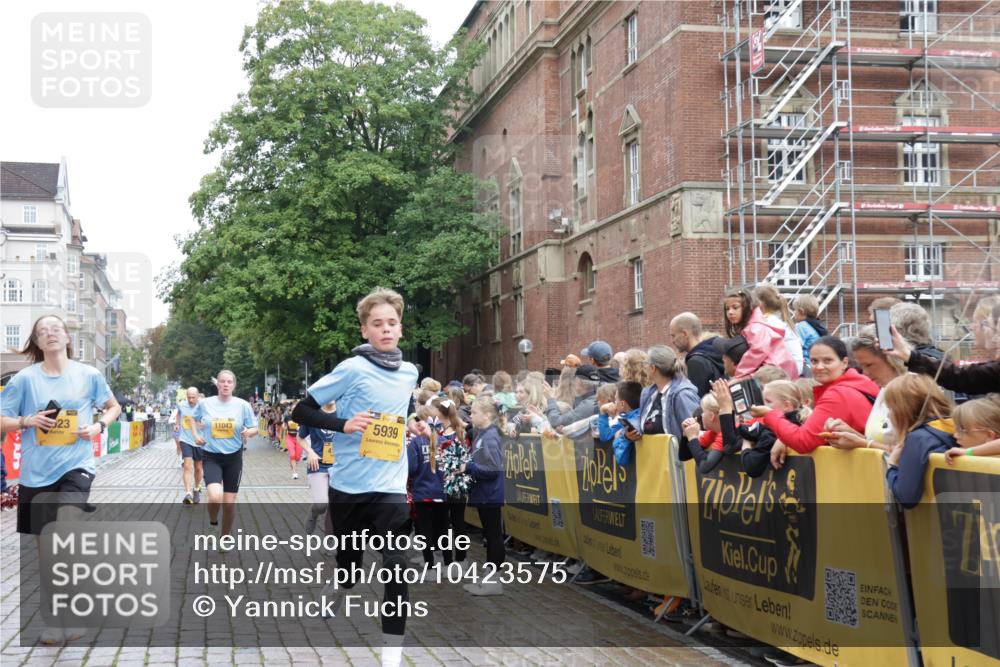 13.09.2026 - Kiel Lauf Yannick Fuchs http://msf.ph/oto/10423575 13.09.2026 09:44:54 Ziel 1224, 2456, 2704, 4118, 5562, 5939, 6023, 6135, 7460, 8028, 9986, 10777, 11043, 11046, 11239, 12676, 801, 912, 958, 1053, 1849, 1866, 2045, 2212, 2787, 2868, 3198, 3209, 3688, 4098, 4316, 4573, 4693, 6892, 6895, 7121, 7356, 7430, 7744, 9986, 12161, 12218, 12318, 98, 312, 2786, 3138, 3479, 3503, 3507, 3517, 3717, 5672, 6097, 6098, 6556, 8189, 9760, 10006, 12348, 12351, 537, 793, 1053, 2031, 2437, 3688, 4573, 12318, 12437 meine-sportfotos.de