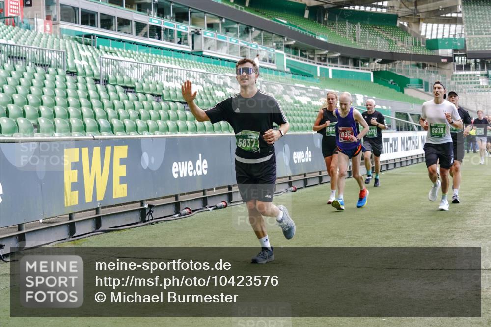 13.09.2026 - 21. swb-Marathon Bremen Michael Burmester http://msf.ph/oto/10423576 13.09.2026 13:00:35 Laufen im Stadion 135, 232, 242, 260, 282, 318, 342, 440, 651, 687, 745, 1080, 1166, 1209, 1368, 1448, 1493, 1494, 1516, 1582, 1650, 1861, 1935, 1963, 2088, 2289, 2293, 2306, 2322, 2370, 2409, 2427, 2481, 2485, 2490, 2491, 2517, 2560, 2561, 2570, 2627, 2658, 2686, 2700, 2708, 2781, 2806, 2899, 2906, 2914, 2953, 2961, 2967, 3015, 3076, 3105, 3124, 3145, 3168, 3173, 3190, 3273, 3354, 3372, 3375, 3385, 3480, 3516, 3524, 3526, 3531, 3642, 3652, 3729, 3774, 3855, 3856, 3861, 3930 meine-sportfotos.de