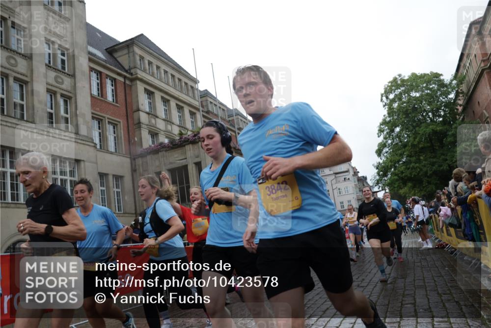 13.09.2026 - Kiel Lauf Yannick Fuchs http://msf.ph/oto/10423578 13.09.2026 10:58:58 Ziel 788, 1085, 1094, 1729, 1990, 2265, 2557, 2559, 2862, 2994, 3943, 3944, 7757, 8059, 8188, 8348, 9306, 9313, 9387, 10167, 10654, 10655, 10969, 11087, 11585, 12223, 12520, 12694, 79, 91, 971, 1521, 1978, 2156, 2307, 2461, 2473, 2752, 2896, 2965, 2994, 3235, 3237, 3559, 3833, 3842, 4395, 4456, 5605, 5775, 6497, 6906, 7315, 7367, 7738, 7856, 7888, 7949, 8004, 8381, 8752, 8841, 9132, 9417, 9809, 9937, 10135, 10503, 10878, 11023, 11699, 12659, 12672, 724, 2385, 2639, 3480 meine-sportfotos.de